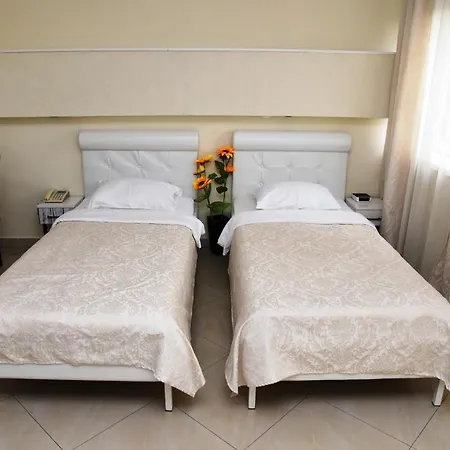 Hotel Garni Dash 4*